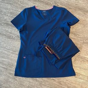 Medium/medium petite heartsoul scrubs.